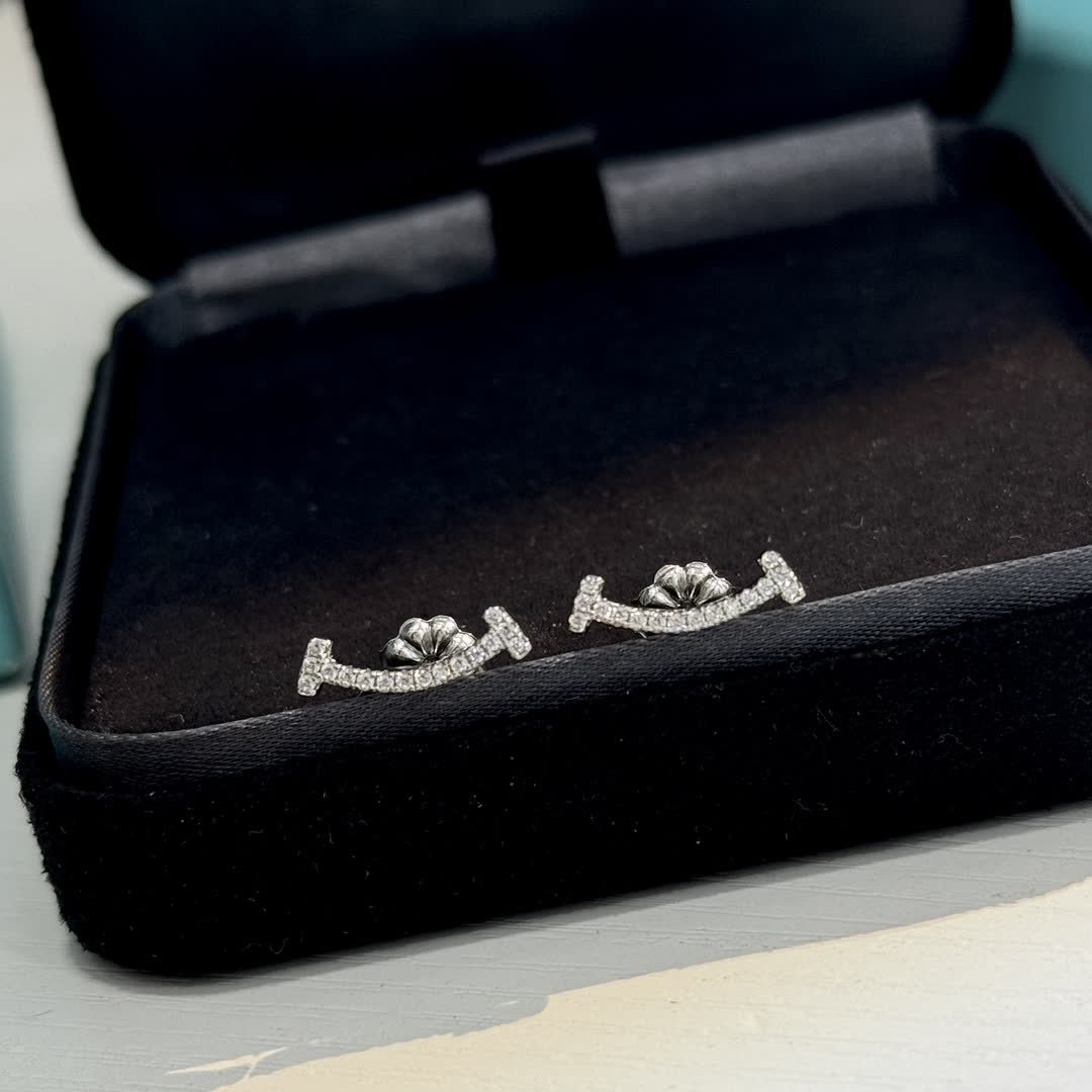 Tiffany & Co. Elsa Peretti® Diamond Bar Stud Earrings